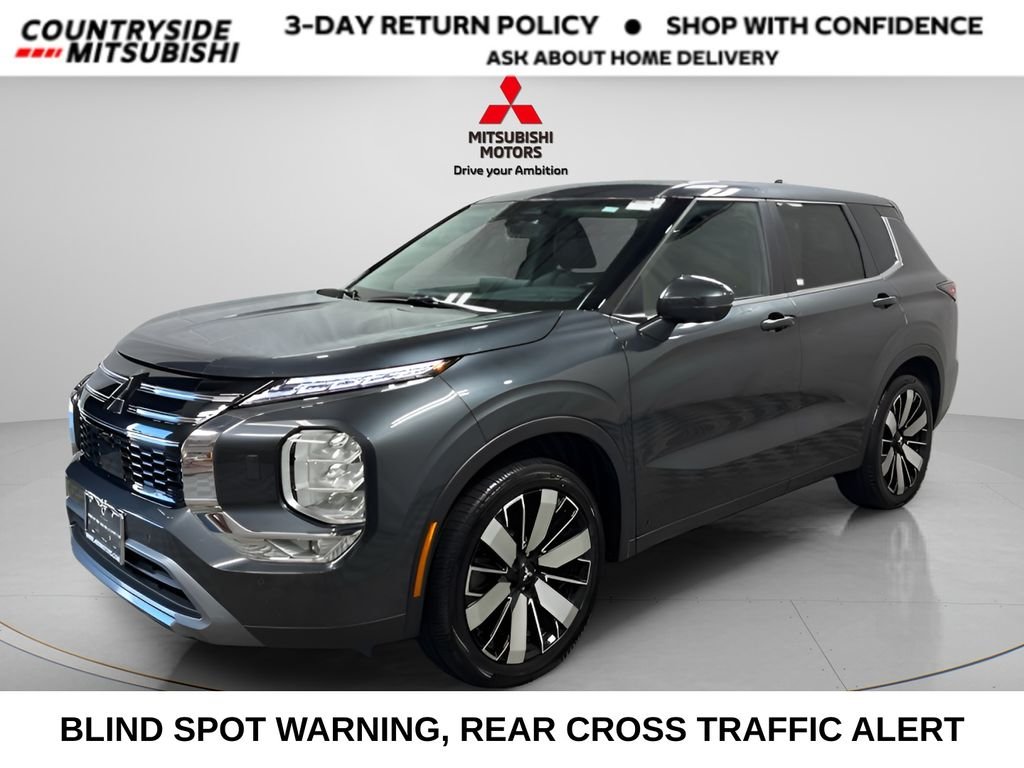 Used 2025  Mitsubishi SE image 1