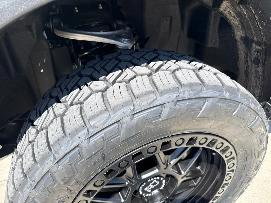 New 2025 Gray Ford XLT DSI LEVELED & RIMS image 20