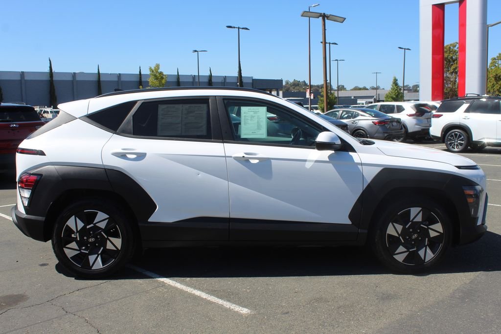 Used 2024 White Hyundai SEL image 6