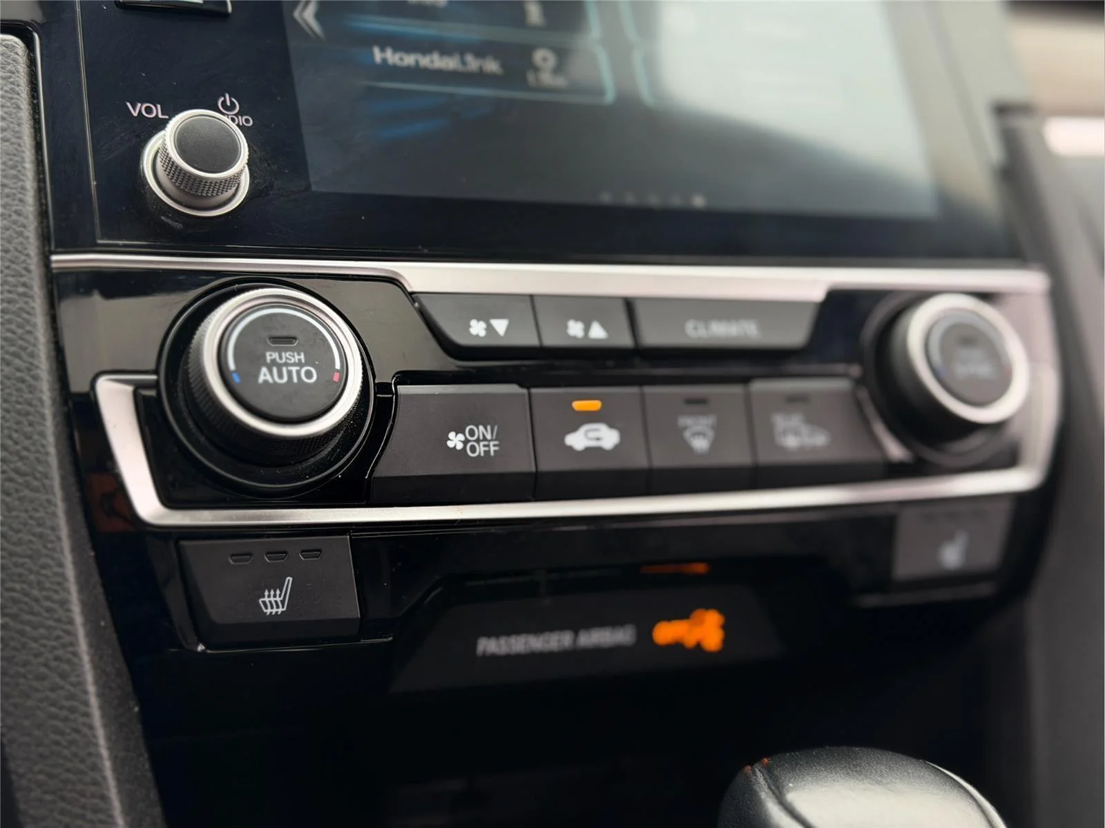 Used 2019 Lunar Silver Metallic Honda EX-L image 19