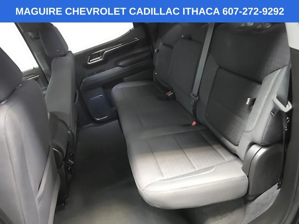 Used 2022 Silver GMC Elevation image 31