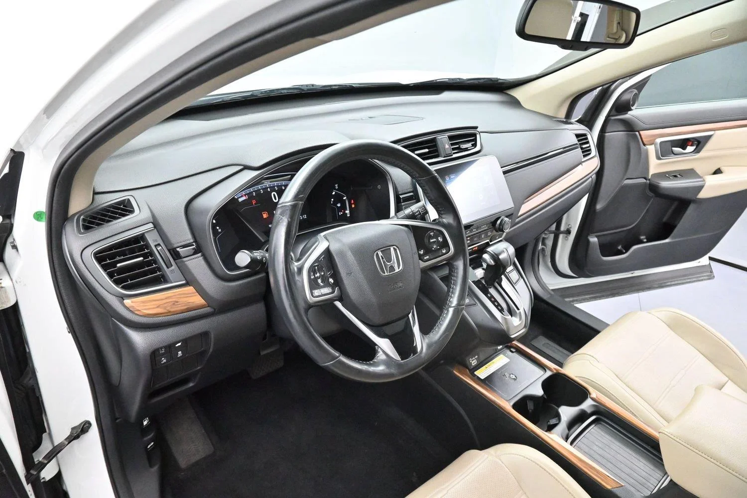 Used 2020 Platinum White Pearl Honda Touring image 13