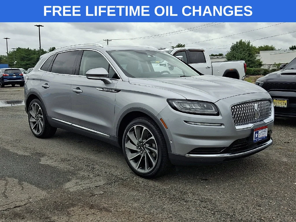 Used 2023 Silver Lincoln Reserve image 1