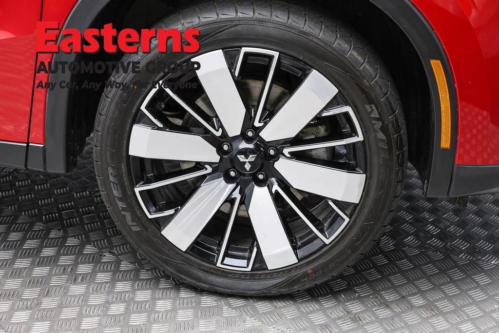 Used 2025 Red Mitsubishi SE image 32