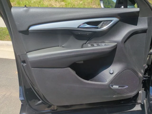 Used 2025 Black Buick Avenir image 30