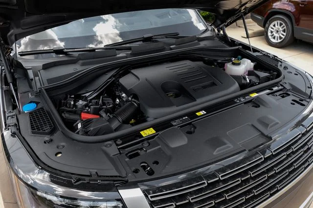 New 2026 Charente Grey Land Rover SE image 63