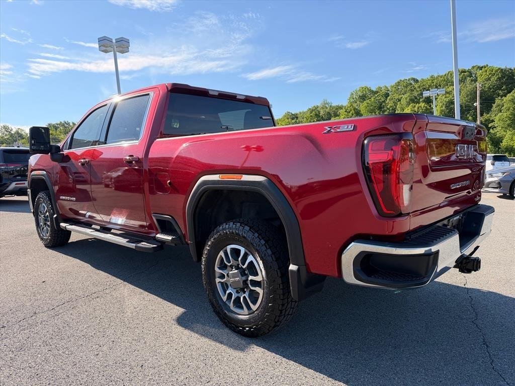 Used 2021 Cayenne Red Tintcoat GMC SLE image 2