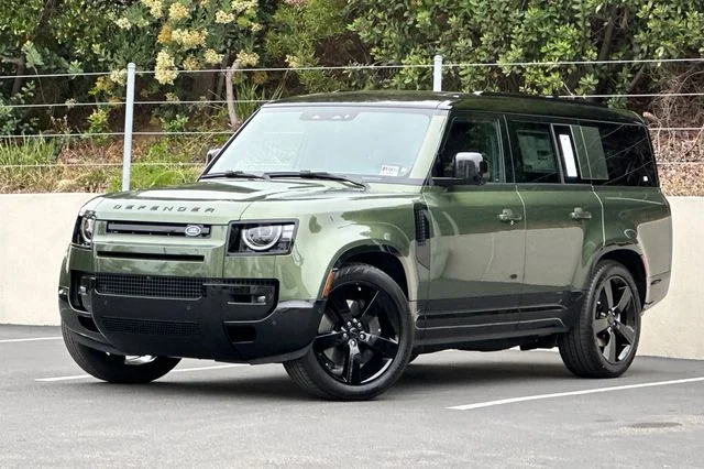 2026 Land Rover Defender 130 X-Dynamic SE