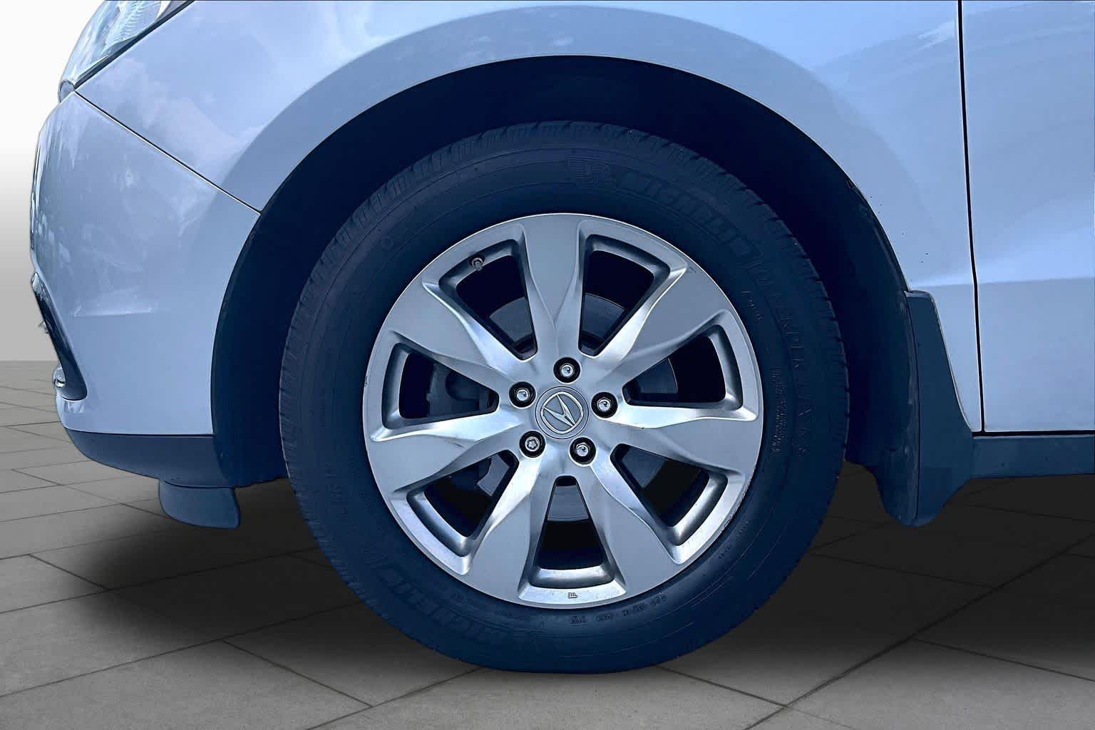 Used 2016 Graphite Luster Metallic Acura w/Advance image 11
