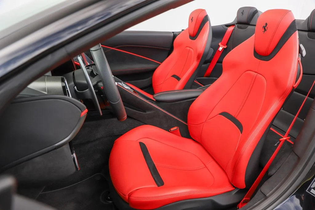Used 2025 Nero Ferrari Spider image 10