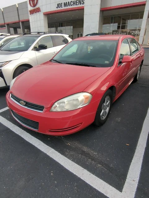 Used 2009 Red Chevrolet LT image 2