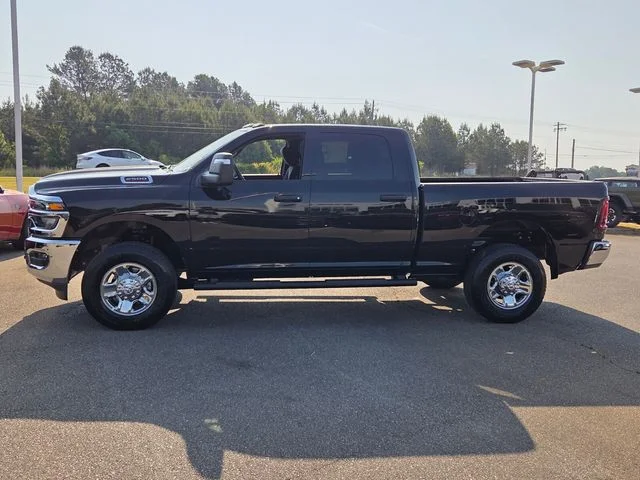 New 2026 Diamond Black Crystal Pearl-Coat Exterior Paint RAM Tradesman image 5