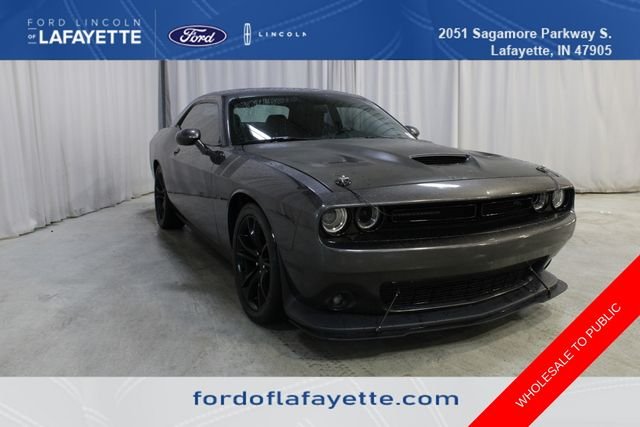 2016 Dodge Challenger R/T's photo