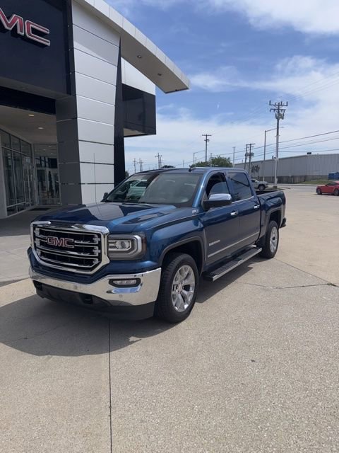 2018 GMC Sierra 4WD Crew Cab Short Box SLT's photo
