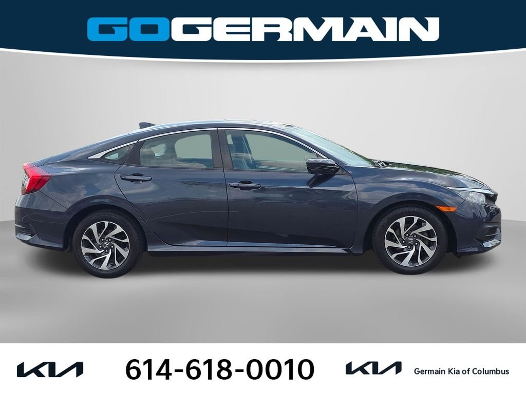 Used 2017  Honda EX image 7