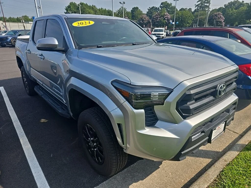 2024 Toyota Tacoma SR5 - Photo 8