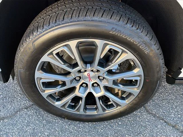 2026 GMC Yukon XL Denali - Photo 19
