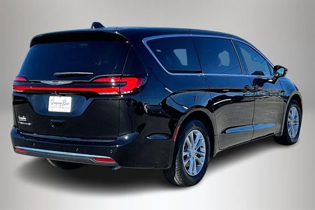New 2026 Chrysler Pacifica Select 4D Passenger Van