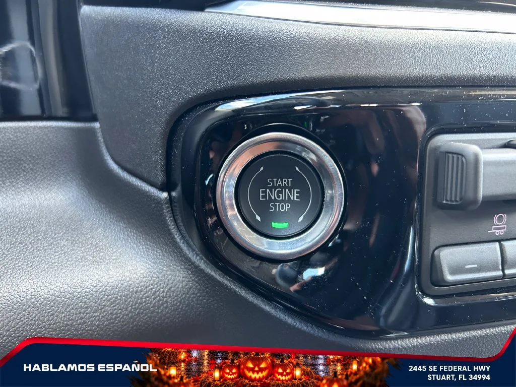 New 2026 Summit White GMC SLT image 28