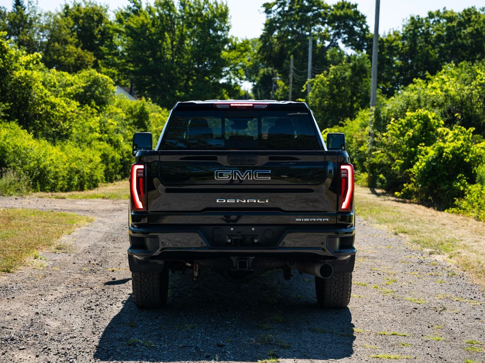 Used 2025 Onyx Black GMC Denali image 6