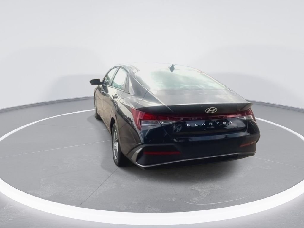 Used 2026 Black Hyundai SE image 7