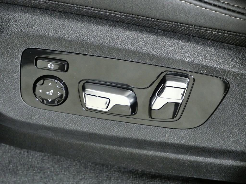 Used 2026 Dravit Grey Metallic BMW xDrive40i image 40