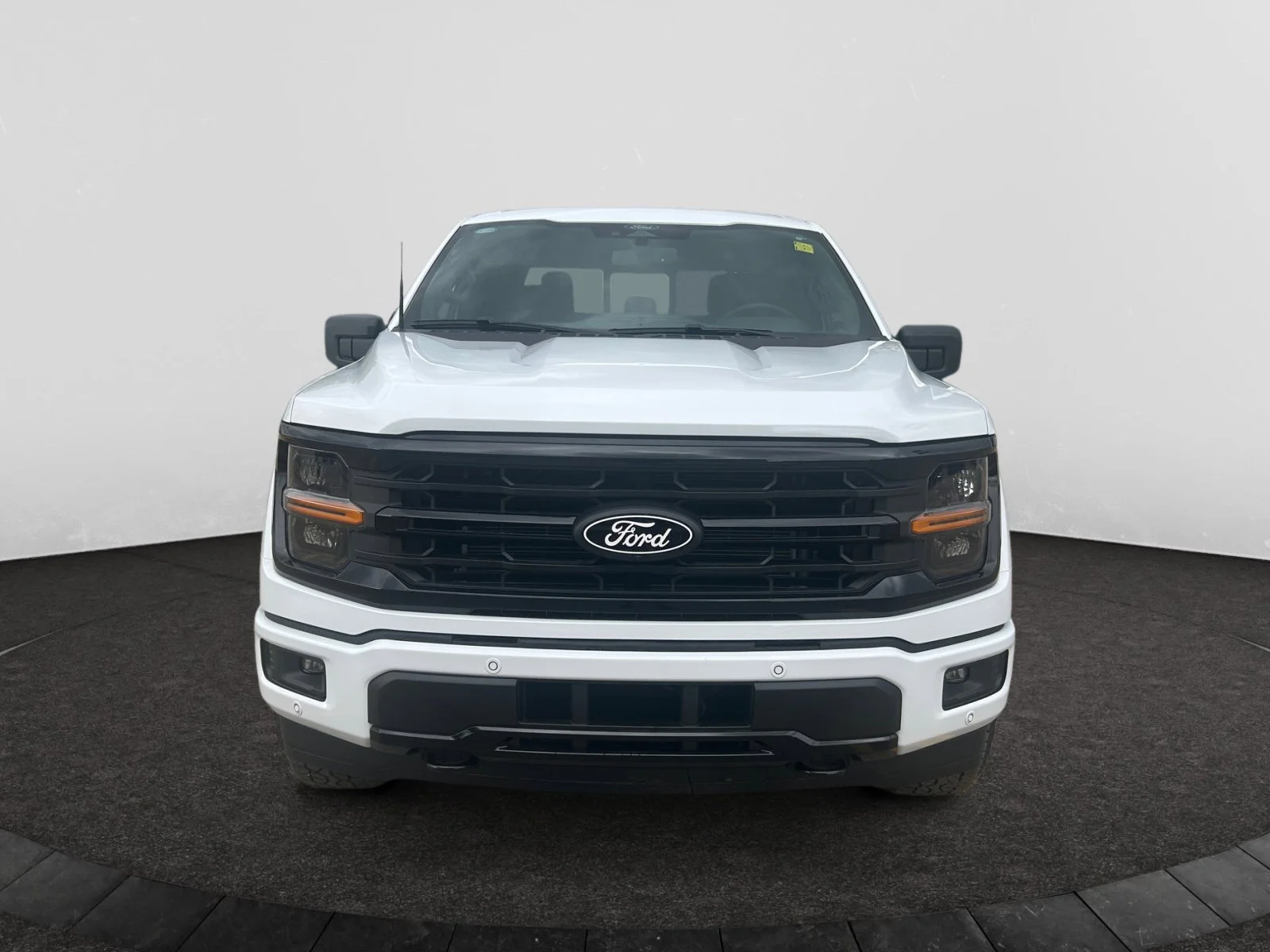 New 2026 Oxford White Ford XLT image 8