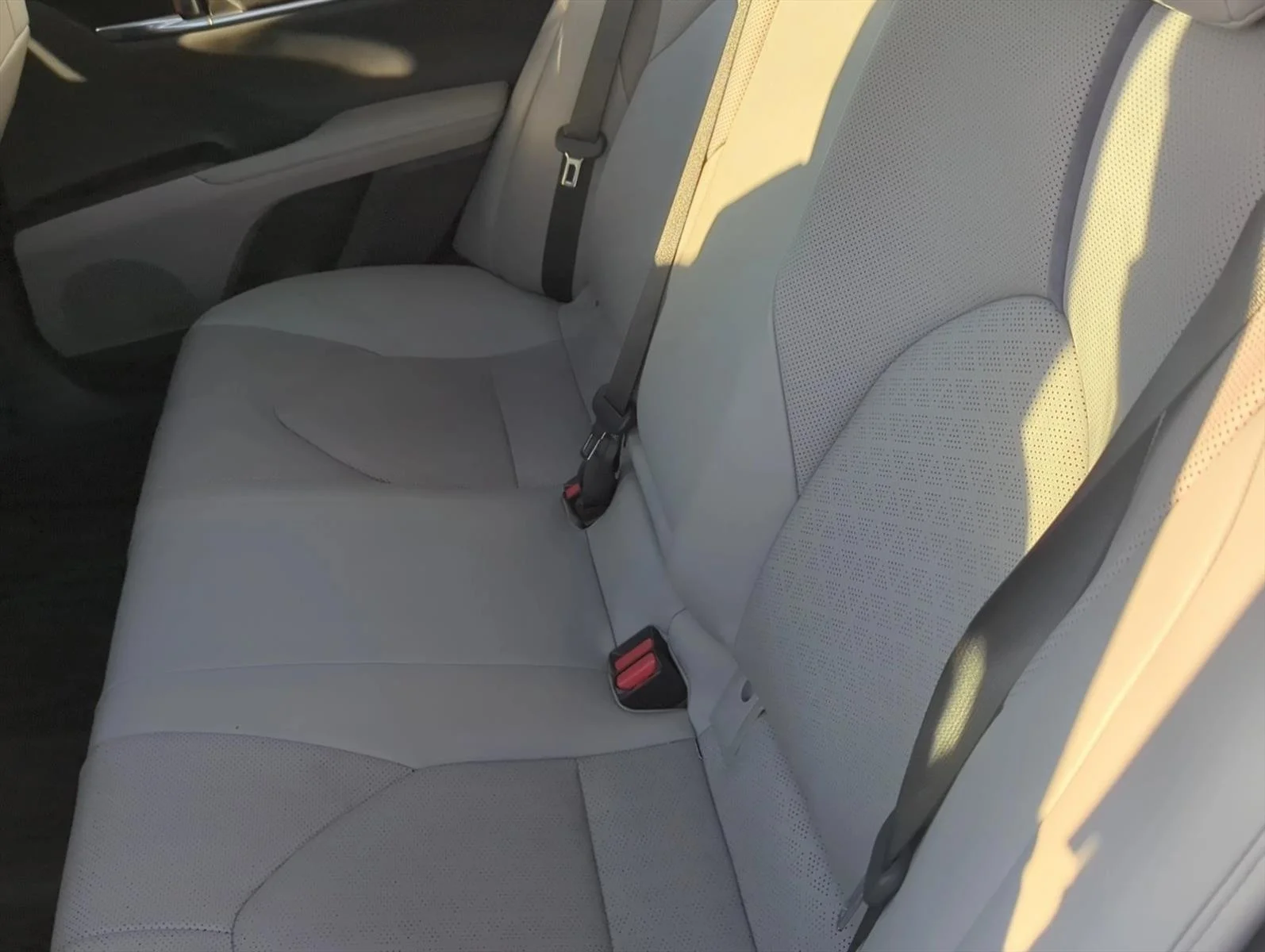 Used 2021 Wind Chill Pearl Toyota XSE image 22