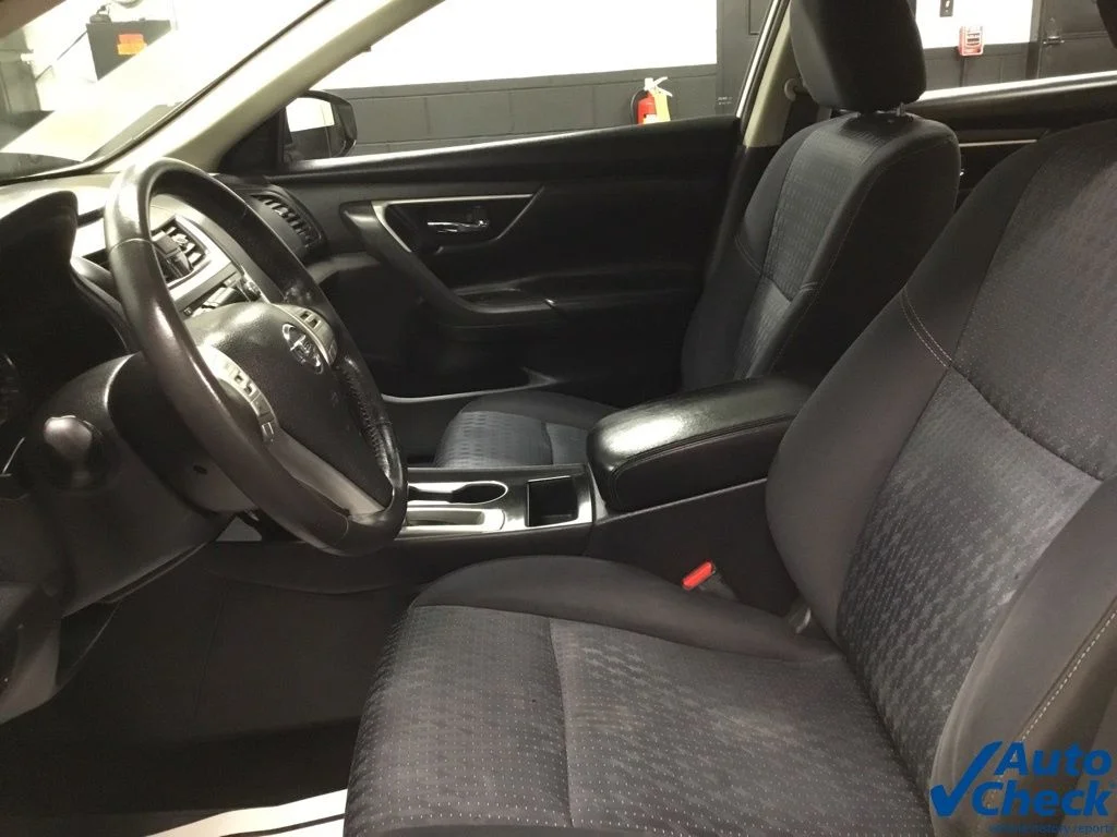 Used 2016 White Nissan 2.5 SV image 23