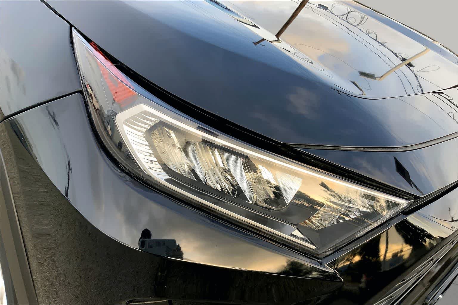 Used 2021 Midnight Black Metallic Toyota XLE Premium image 27