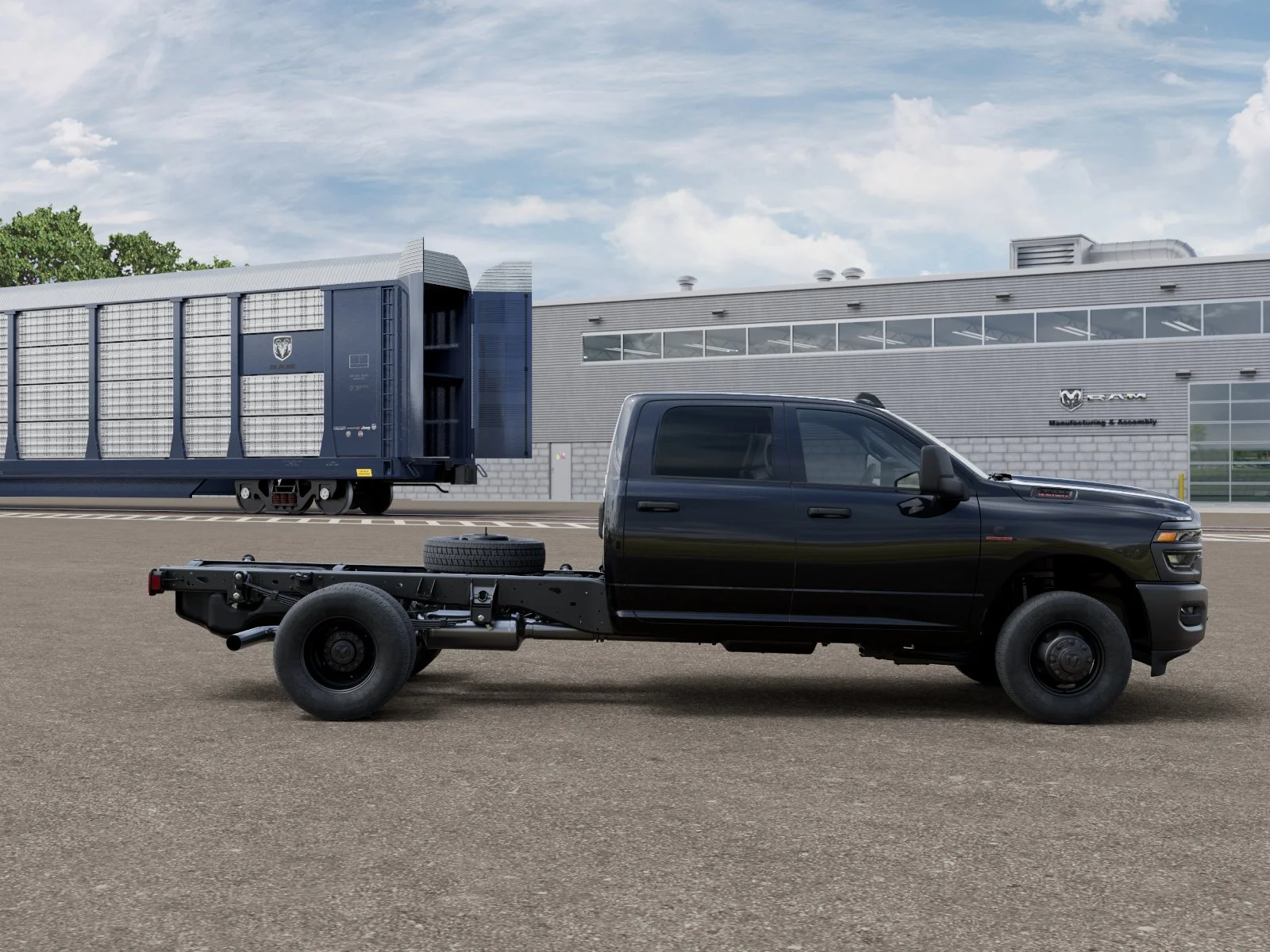 New 2026 Diamond Black Crystal Pearl-Coat Exterior Paint RAM Tradesman image 47