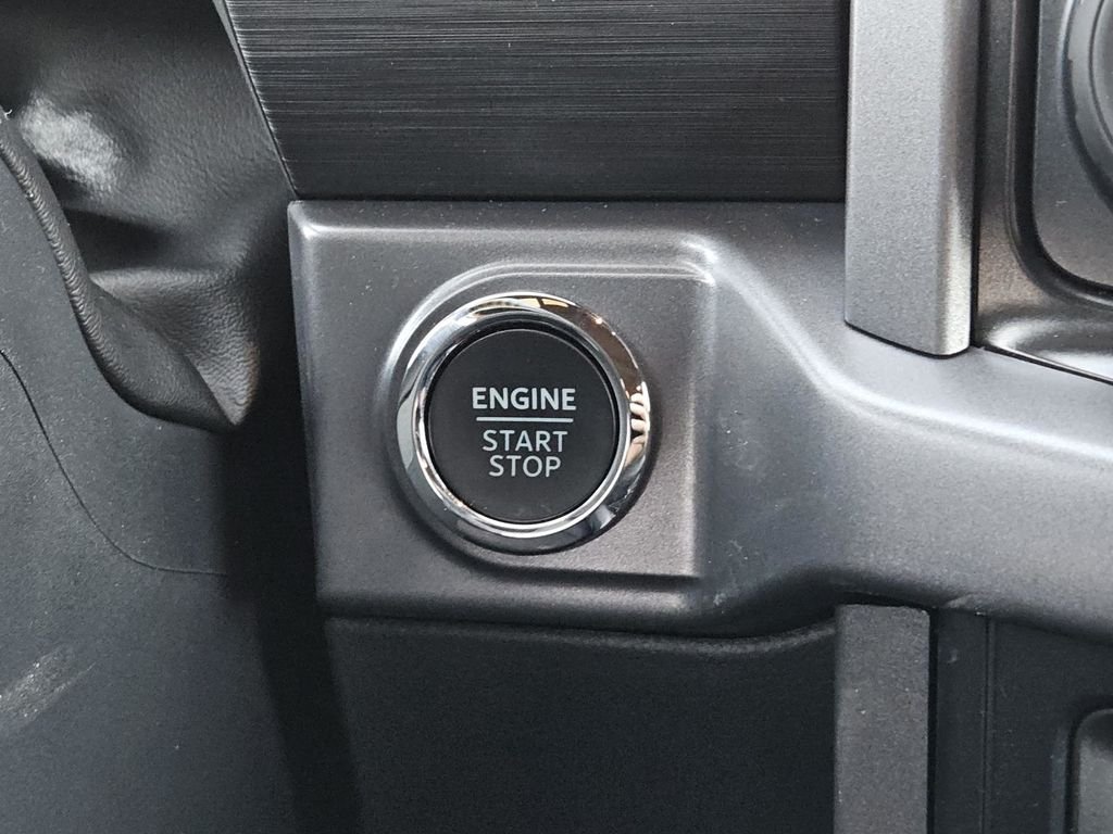 New 2026 Carbonized Gray Metallic Ford XLT image 30