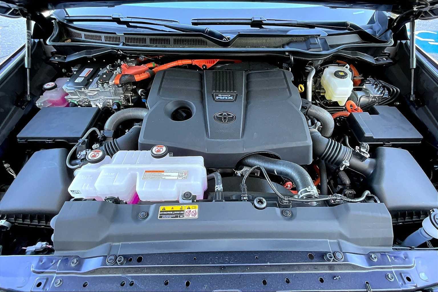 2025 Toyota Tundra Limited - Photo 16