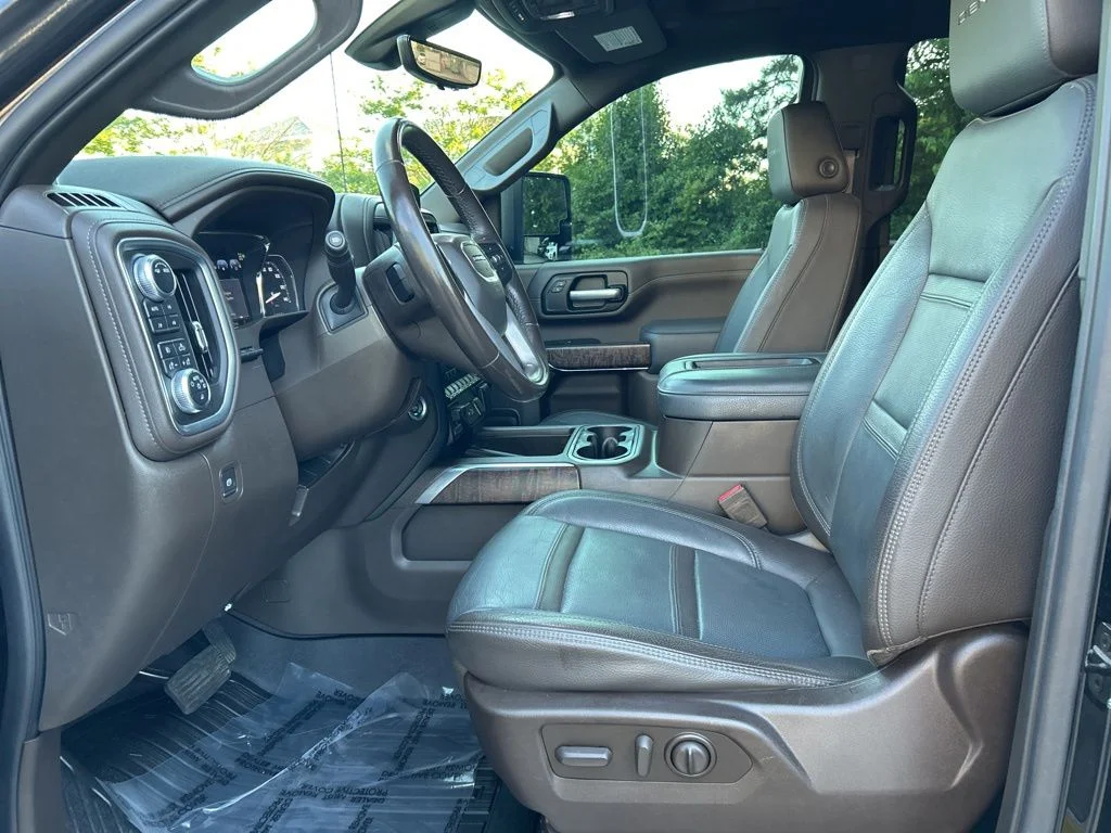 Used 2021 Black GMC Denali image 17