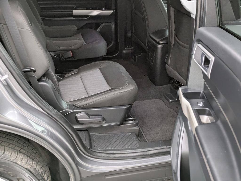 Used 2023 Gray Ford XLT image 18