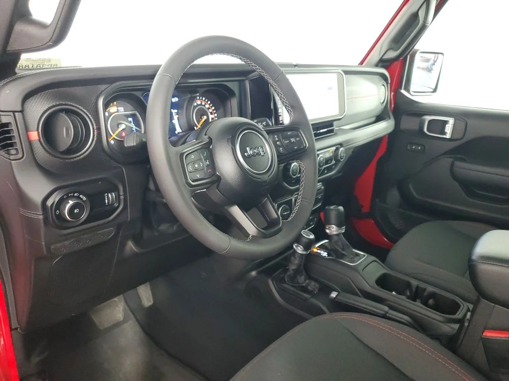 2025 Jeep Wrangler 4-Door Rubicon - Photo 12