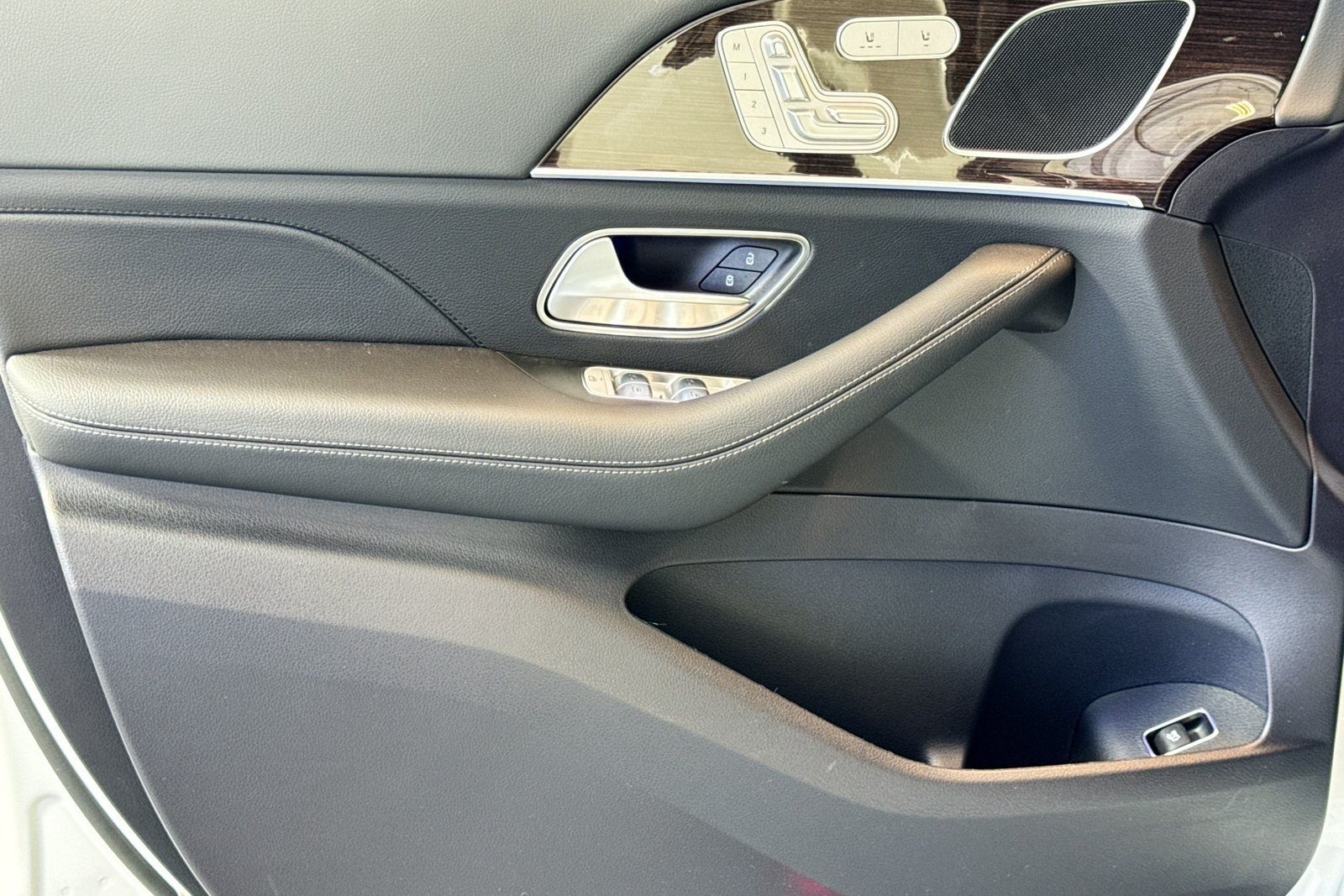 New 2026 Polar White Mercedes-Benz GLE 350 image 16
