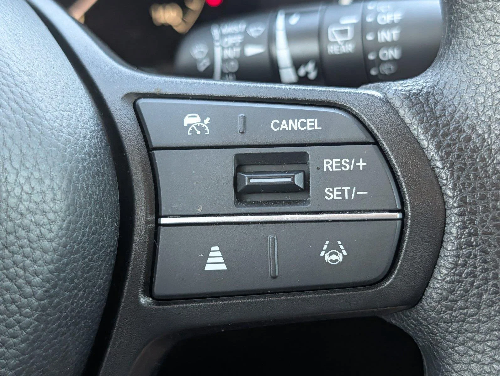 Used 2025 Urban Gray Pearl Honda EX image 23