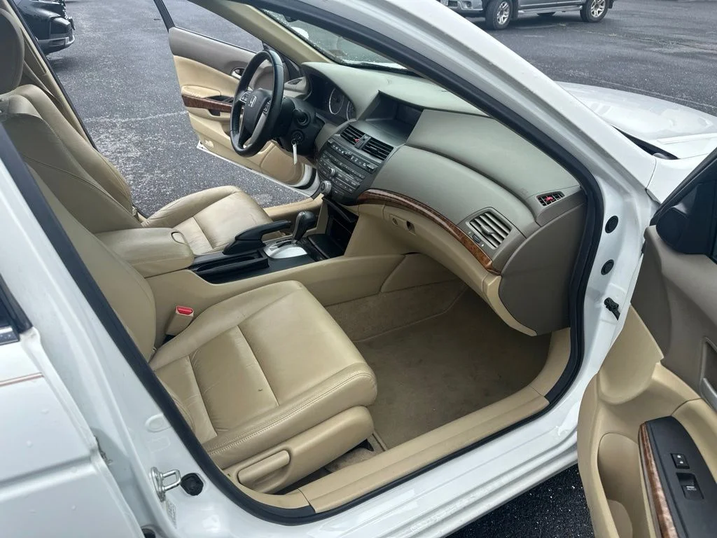 Used 2010 Taffeta White Honda EX-L image 12