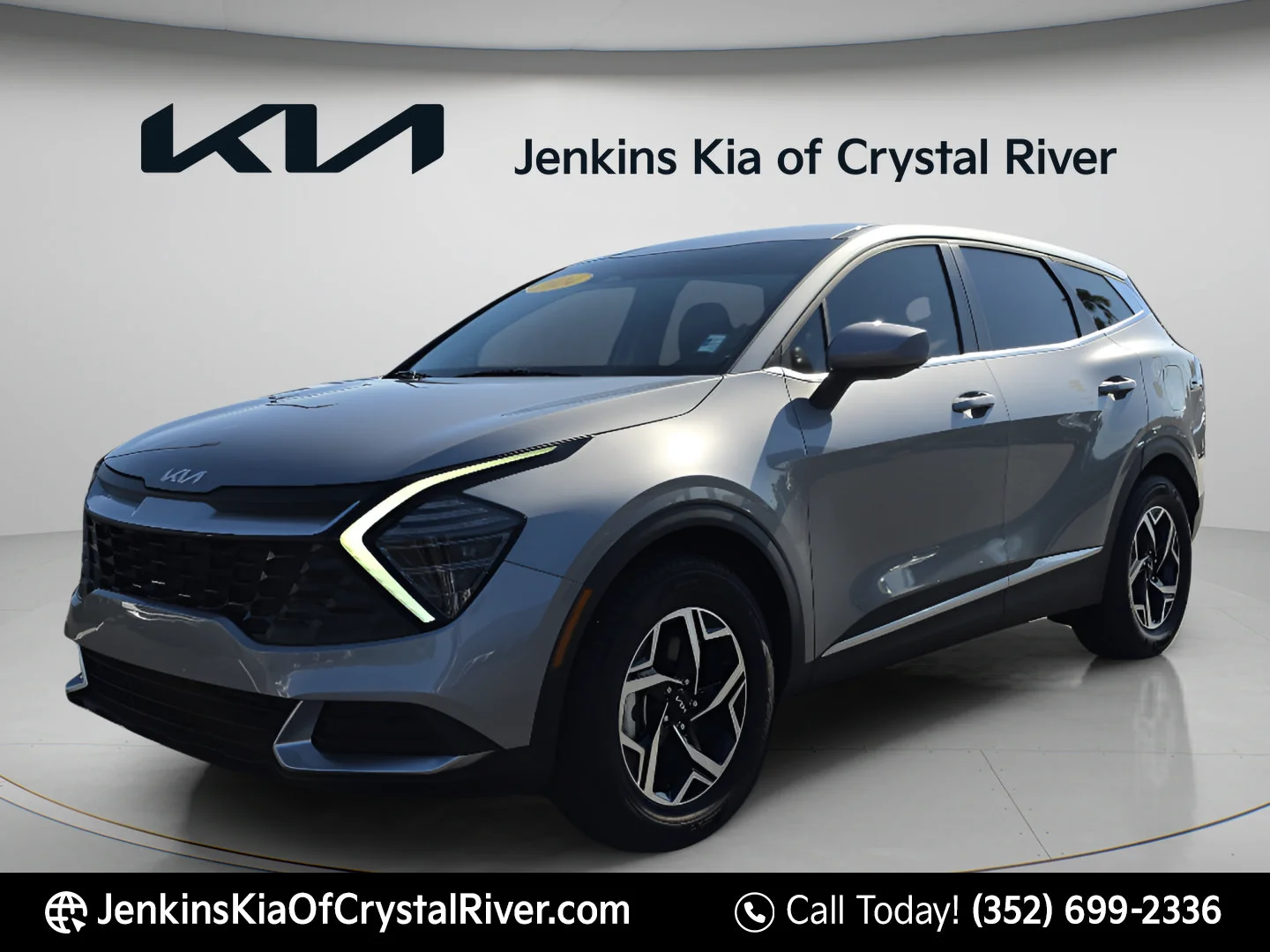 Used 2025 Steel Gray Kia LX image 11