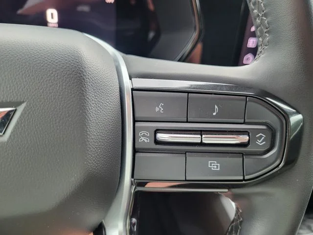 Used 2023 White Chevrolet LT image 17