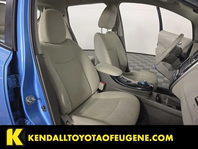 Used 2011 Blue Nissan SL image 18
