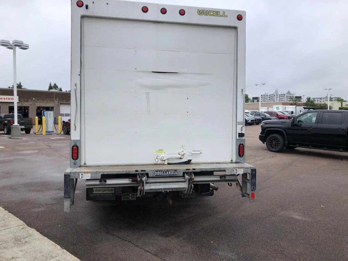 Used 2023 White Chevrolet 3500 Van 177 image 6