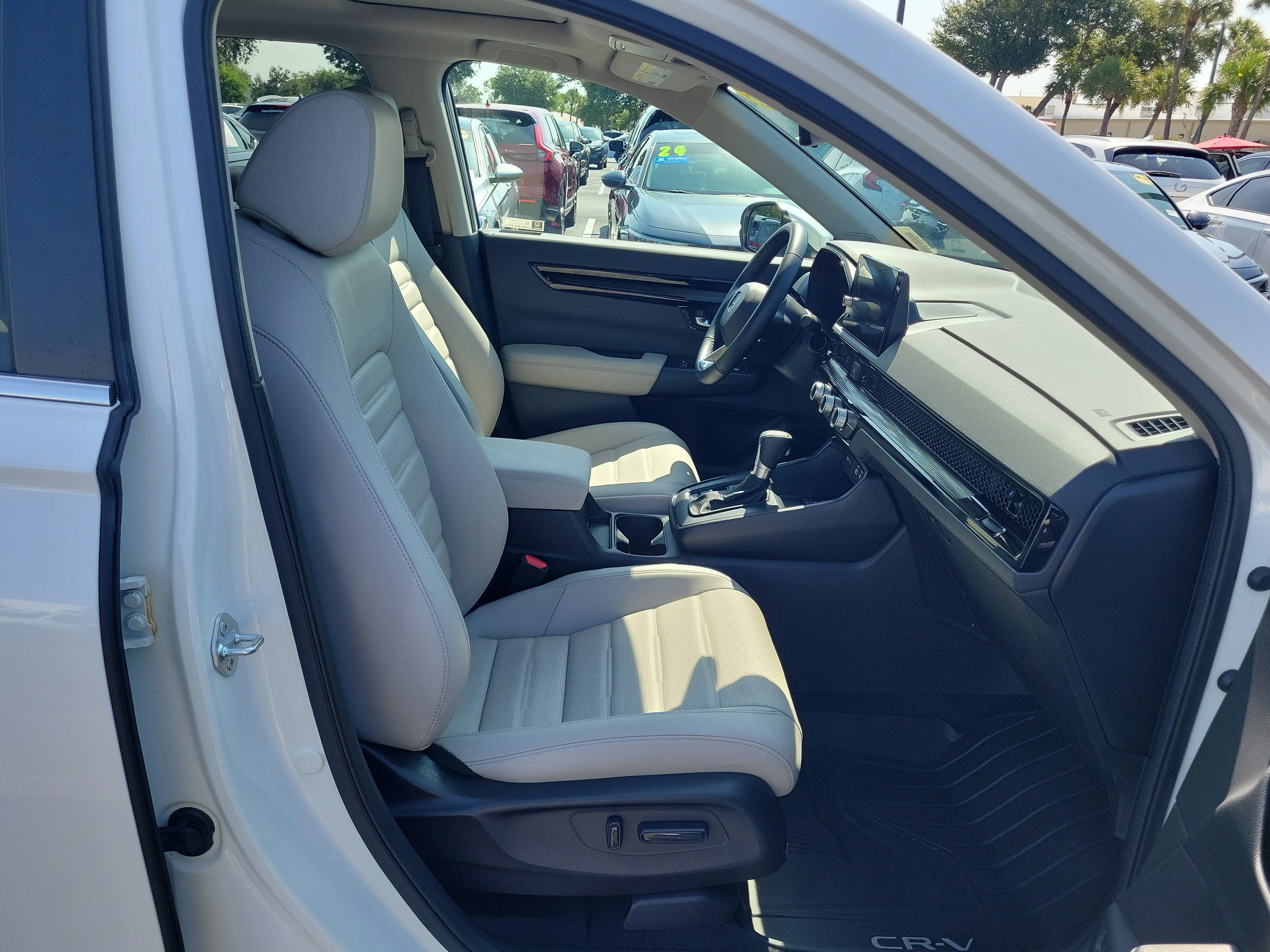 Certified Used 2025 Platinum White Pearl Honda EX-L image 8