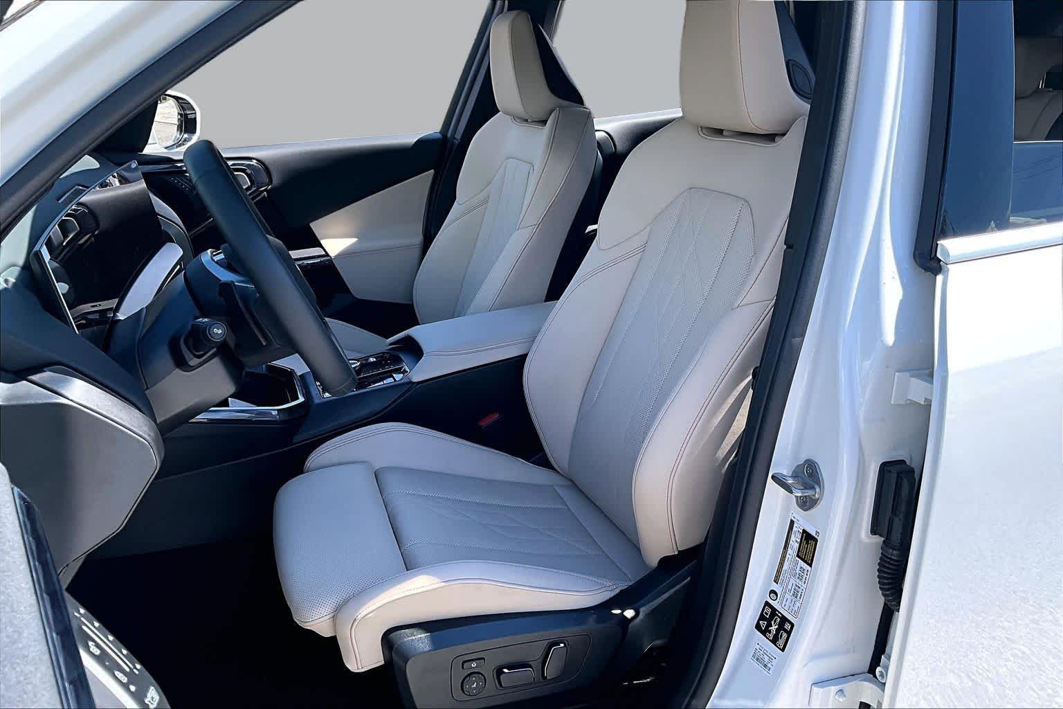 Used 2026 Alpine White BMW 30 xDrive image 7