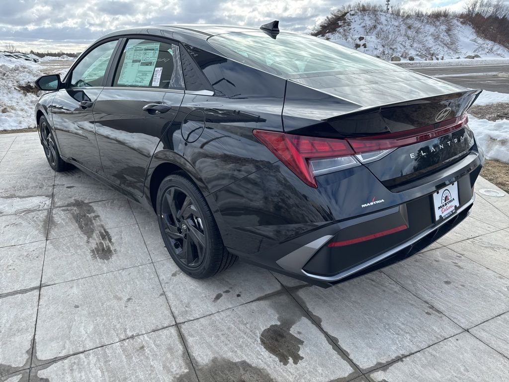 New 2026 Black Hyundai SEL Sport image 4