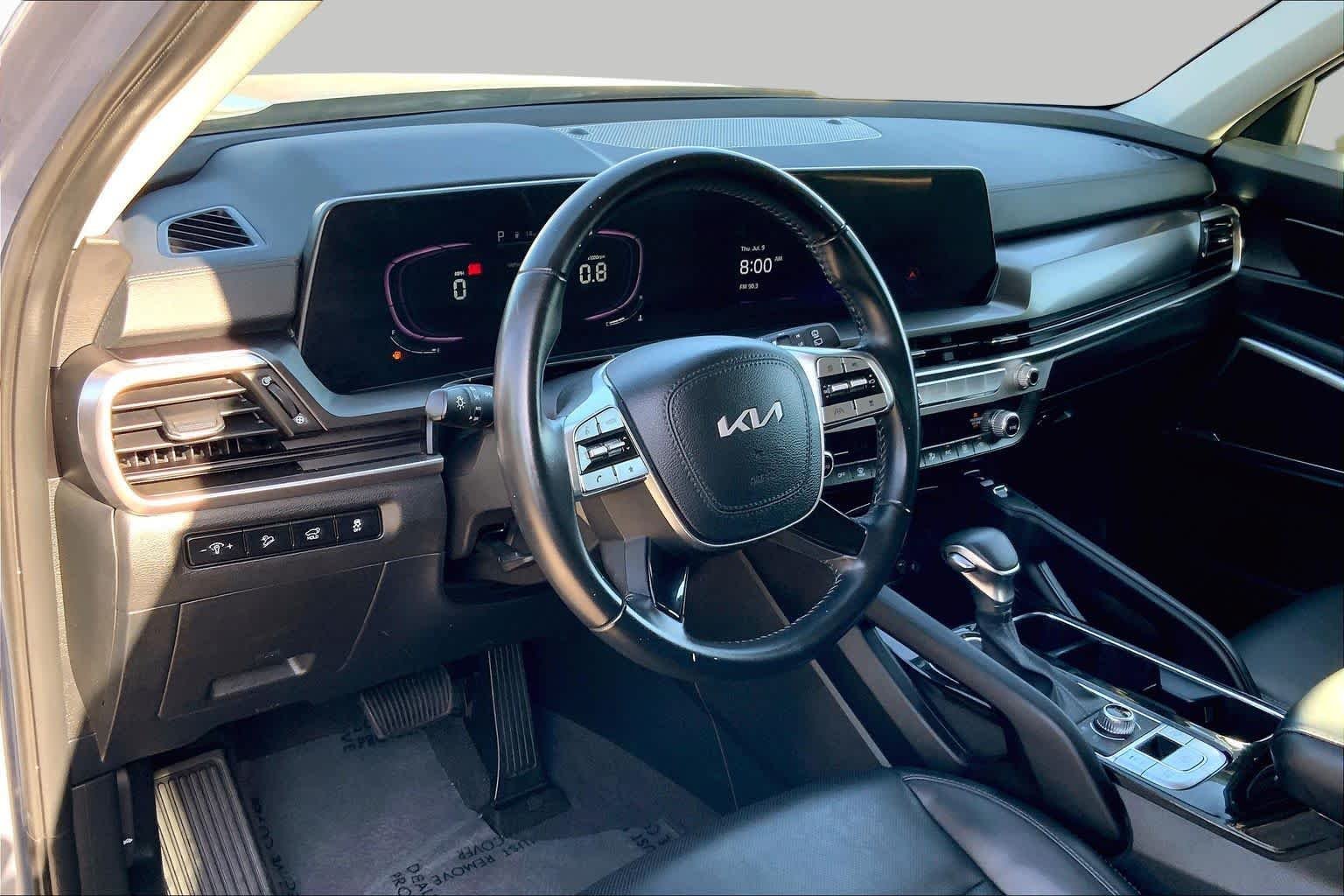 Used 2025 Everlasting Silver Kia S image 16