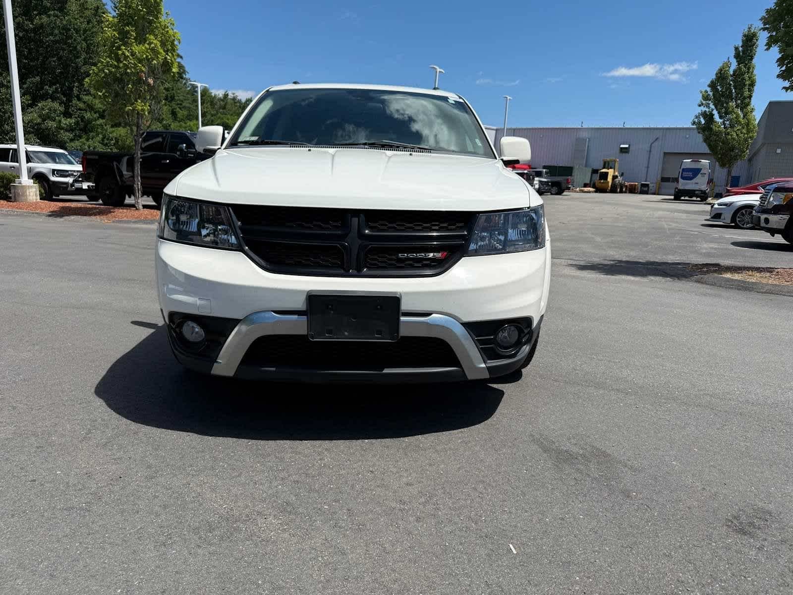 Used 2018 Vice White Dodge Crossroad image 3