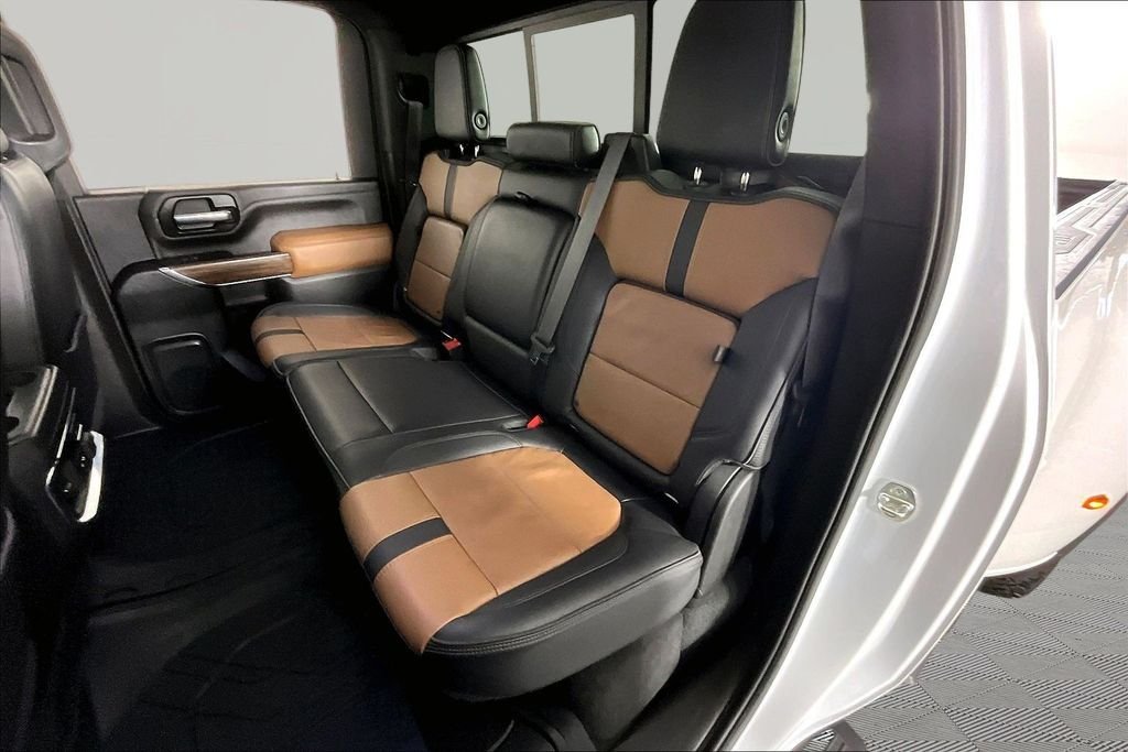 Used 2021 White Chevrolet High Country image 22