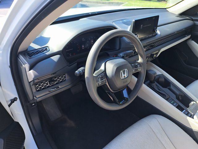 Used 2024  Honda LX image 13